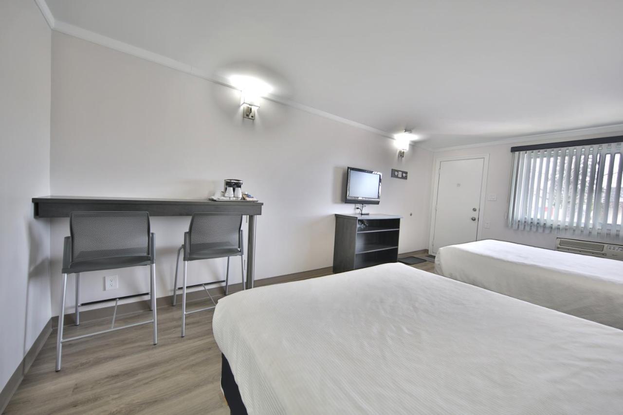 Motel Newstar Laval Eksteriør billede