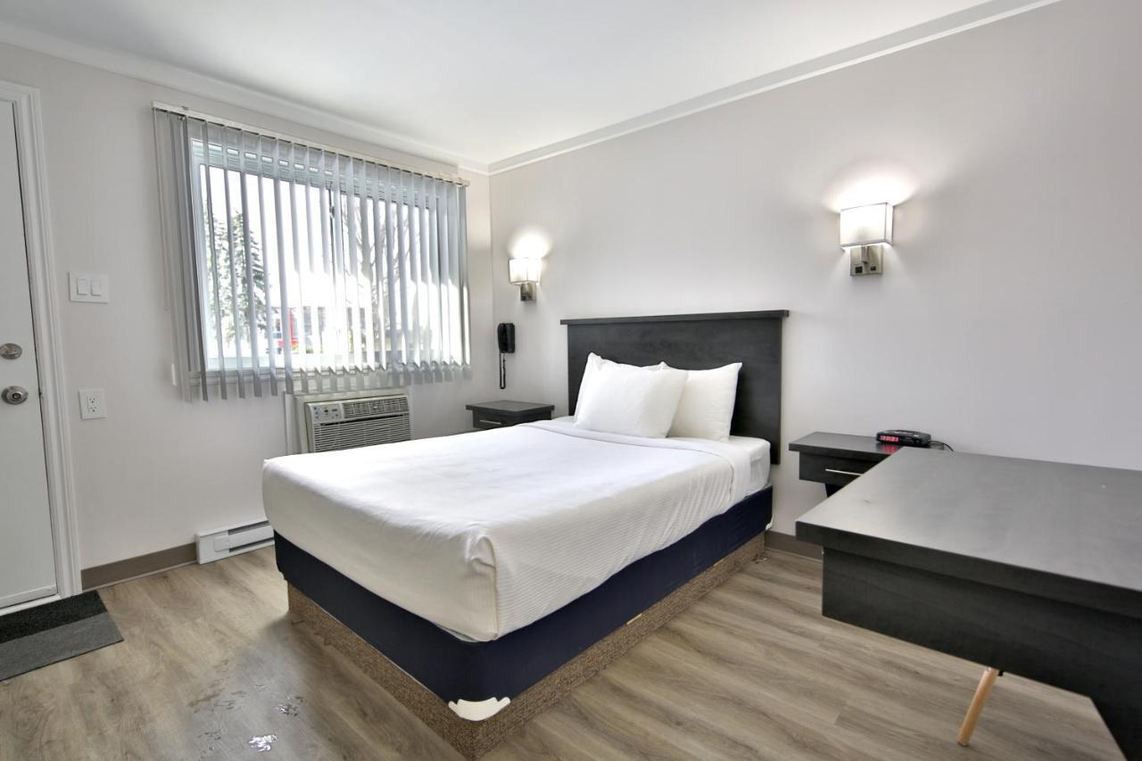 Motel Newstar Laval Eksteriør billede