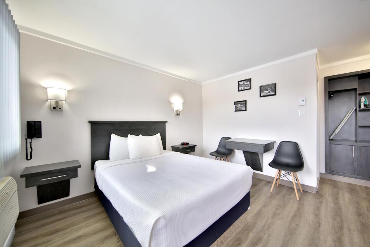 Motel Newstar Laval Eksteriør billede
