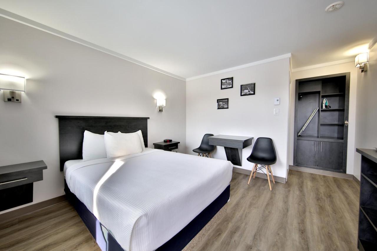 Motel Newstar Laval Eksteriør billede